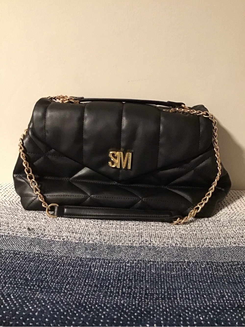 Quilted Chain Shoulder Bag in Black
